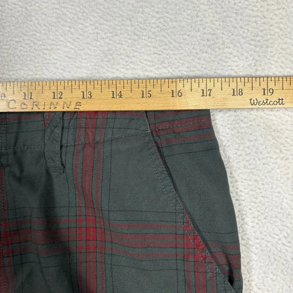 Vintage Y2K Quiksilver Plaid Shorts Men 33 Grey Red Embroidered Grunge Style